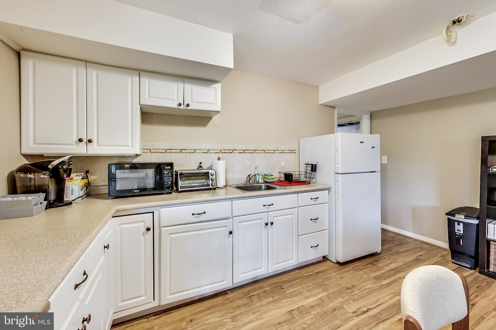 ASPEN HILL PARK - Residential Lease