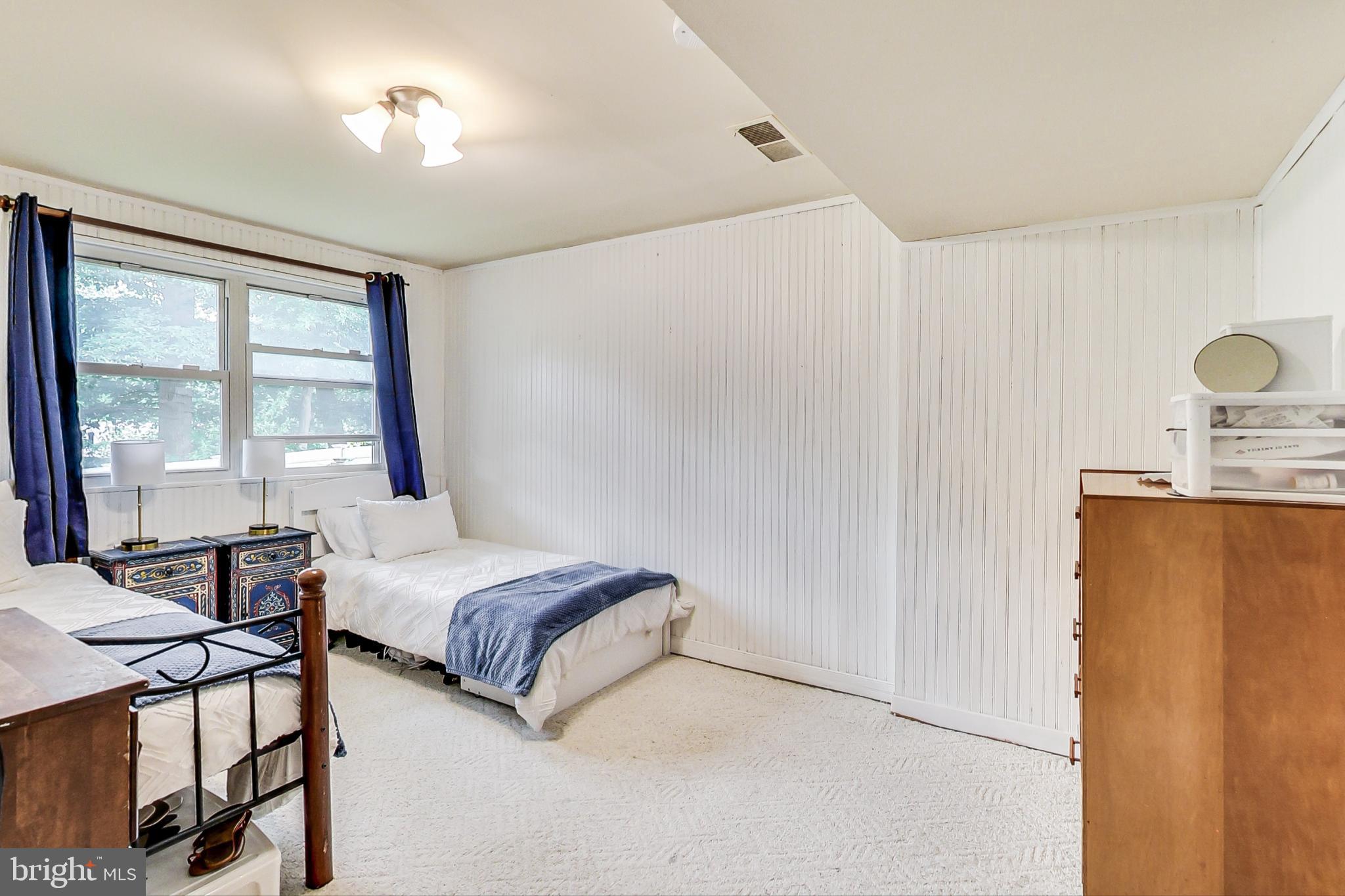 ASPEN HILL PARK - Residential Lease