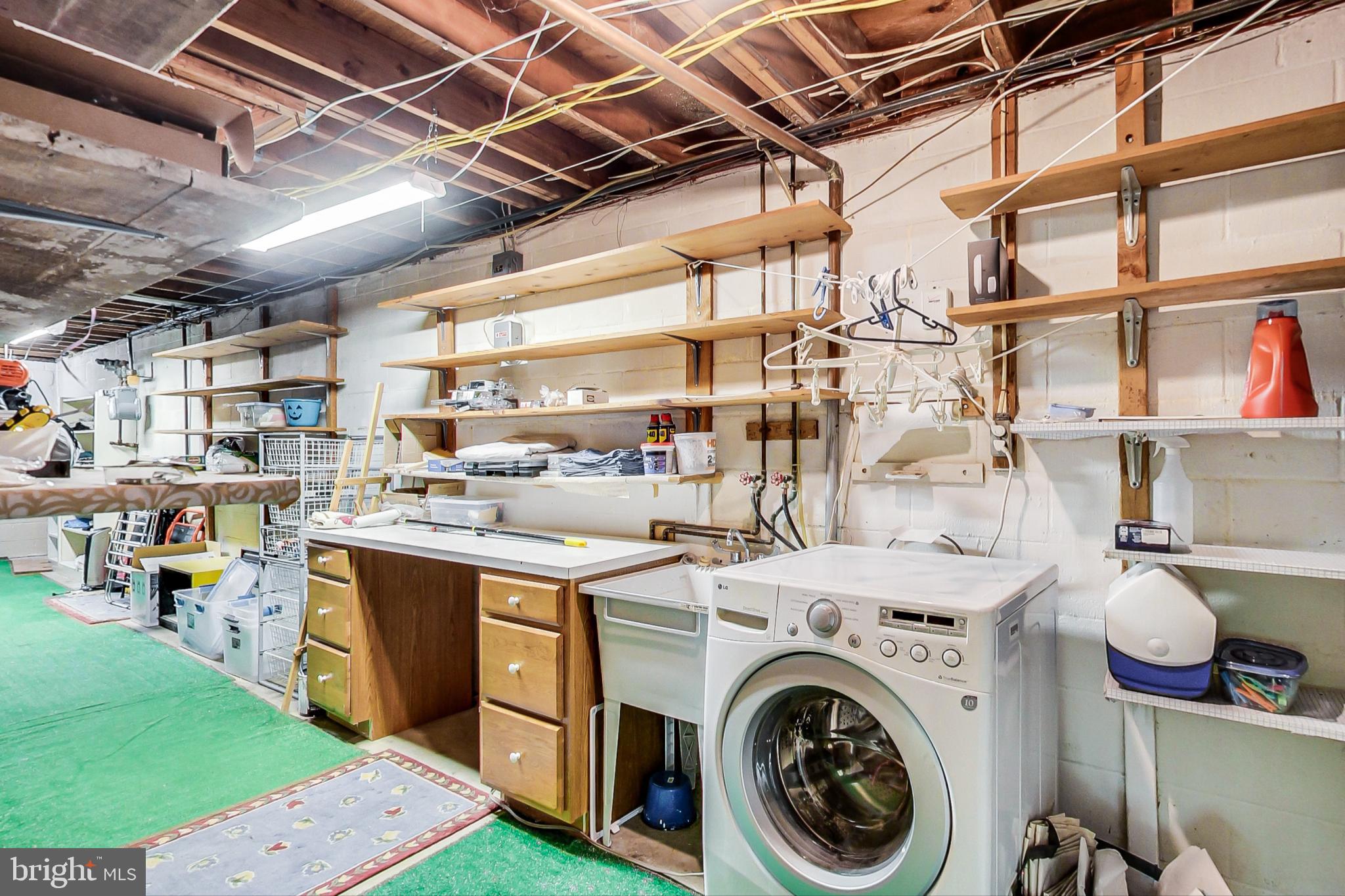 ASPEN HILL PARK - Residential Lease