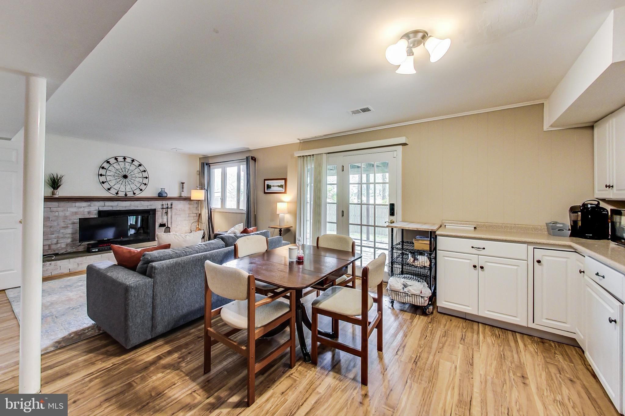 ASPEN HILL PARK - Residential Lease