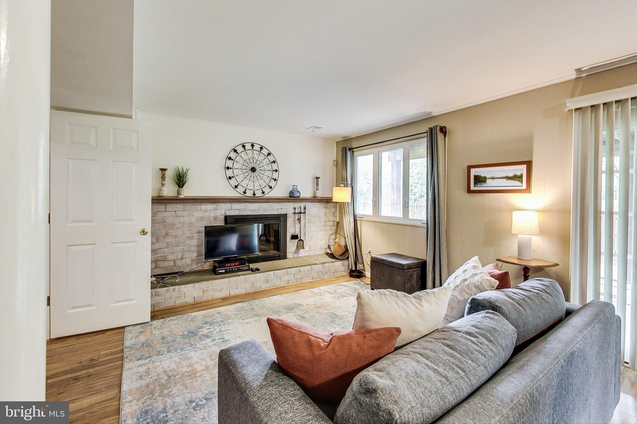 ASPEN HILL PARK - Residential Lease