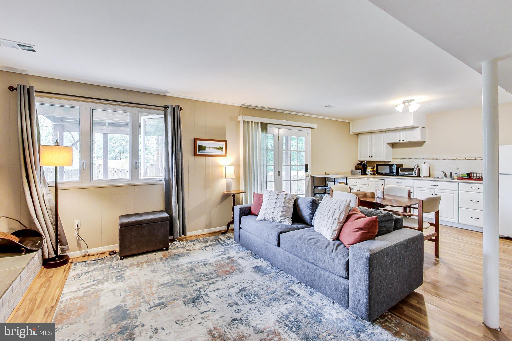 ASPEN HILL PARK - Residential Lease