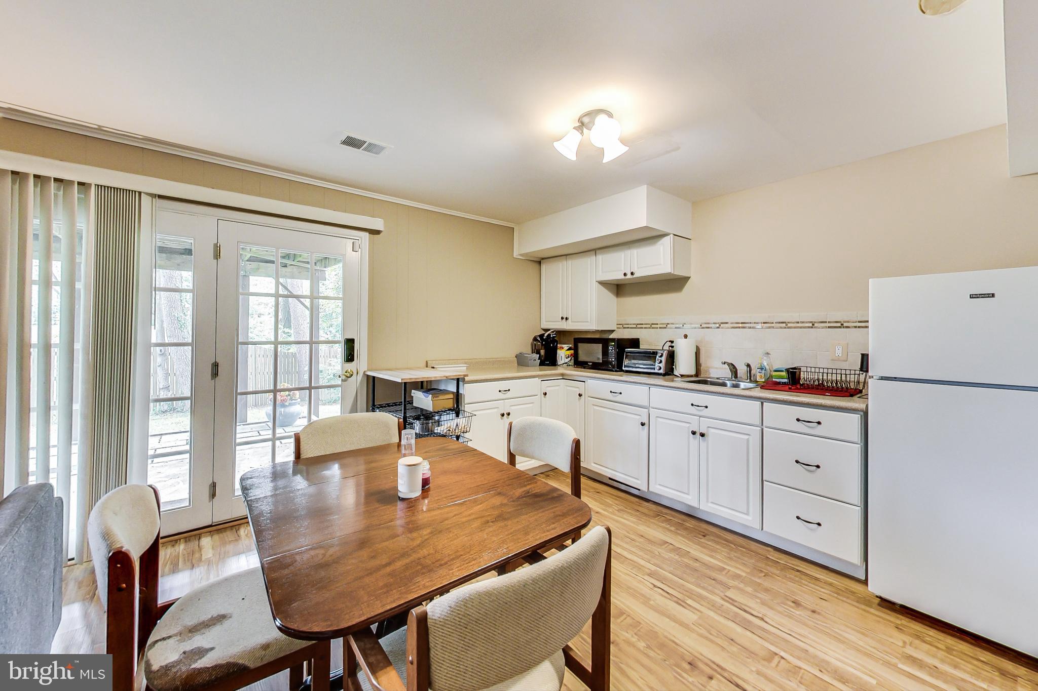 ASPEN HILL PARK - Residential Lease