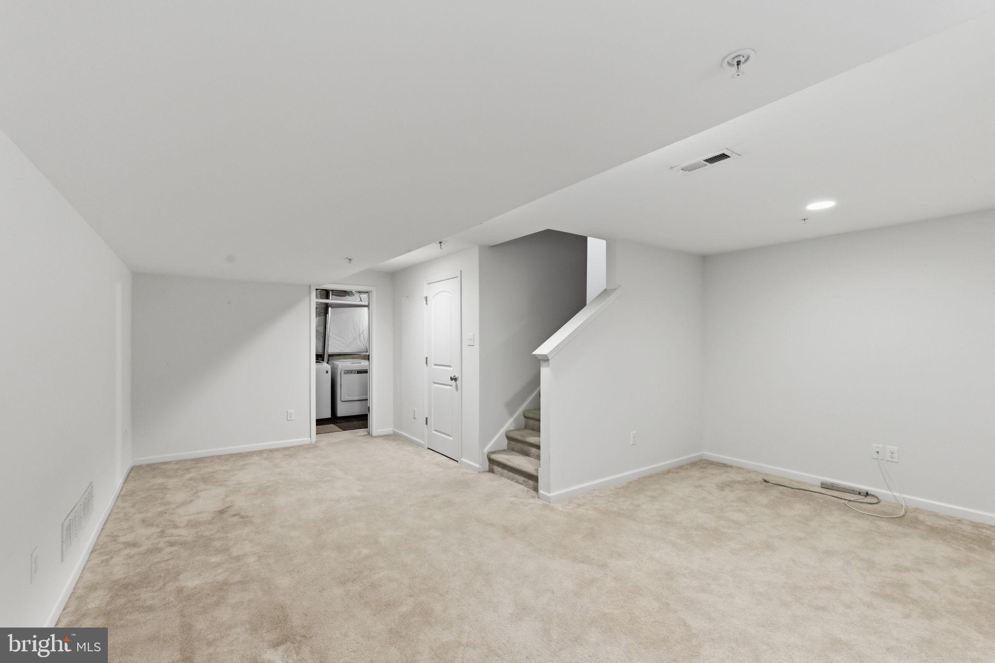 CARRIAGE HILL - Residential