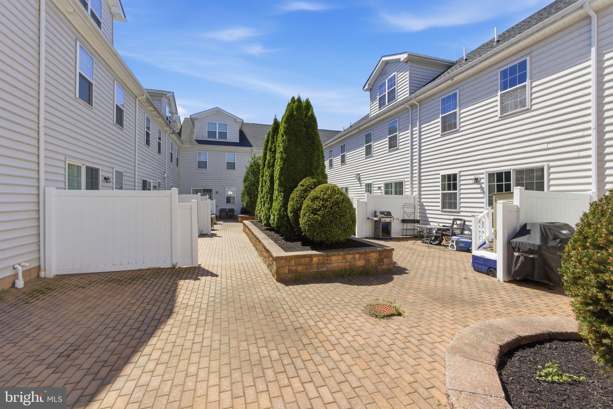 CARRIAGE HILL - Residential