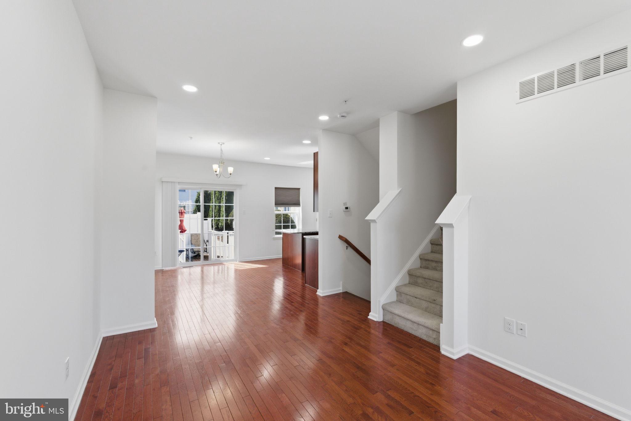 CARRIAGE HILL - Residential