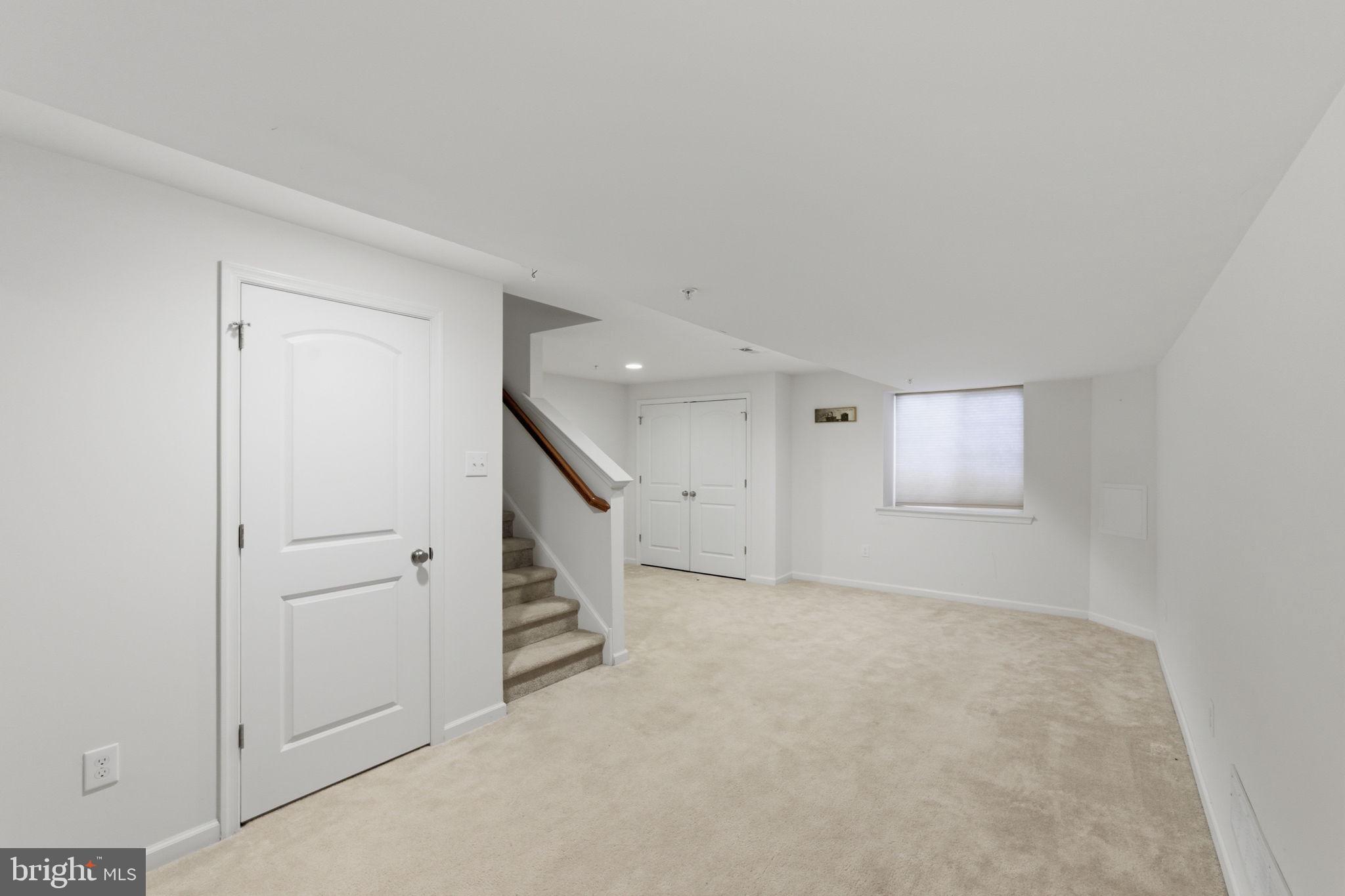 CARRIAGE HILL - Residential