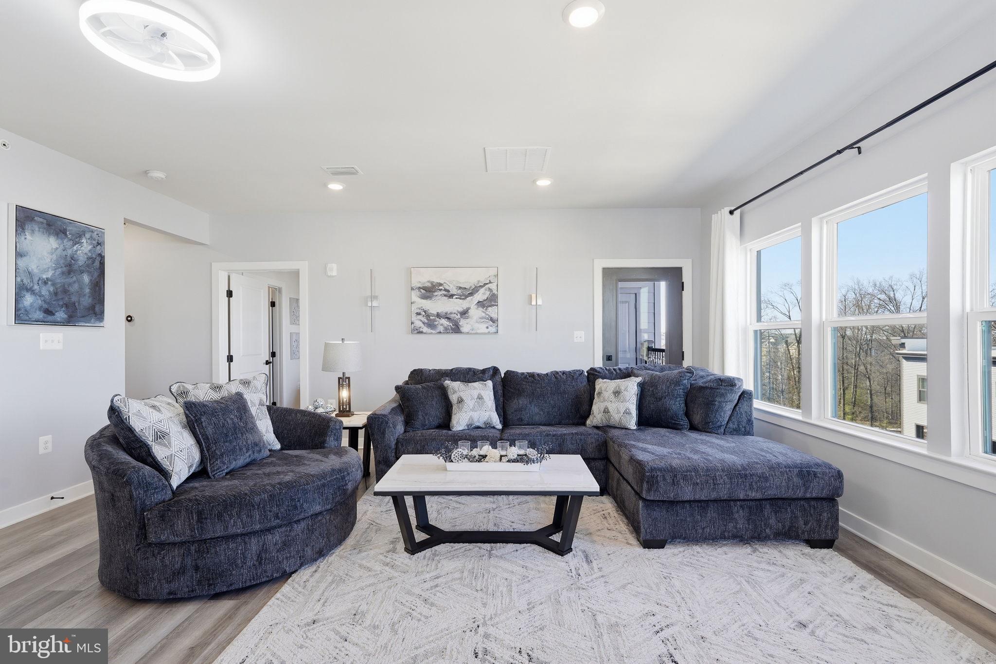 WOODLAND PARK - Residential