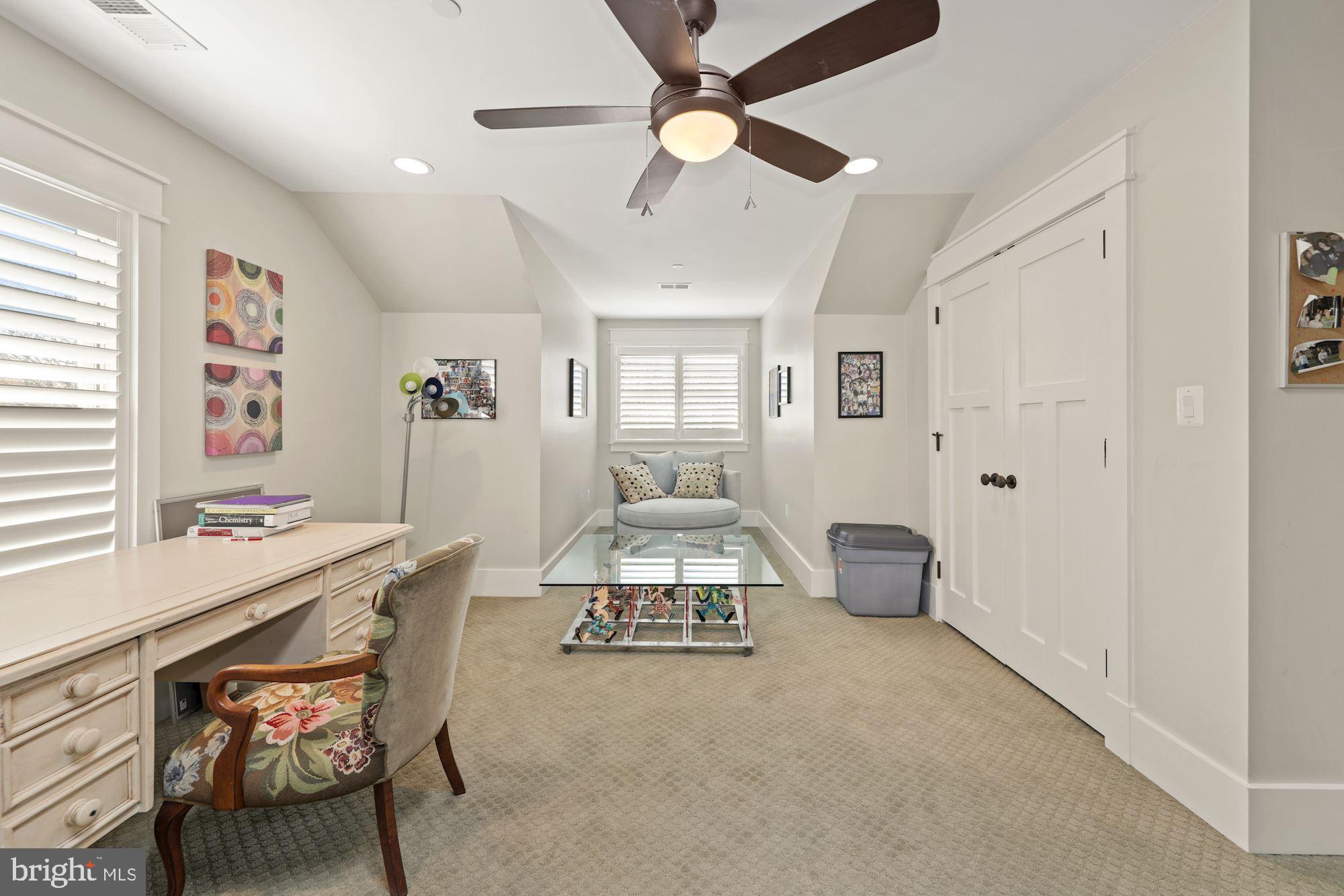 HILLMEAD - Residential