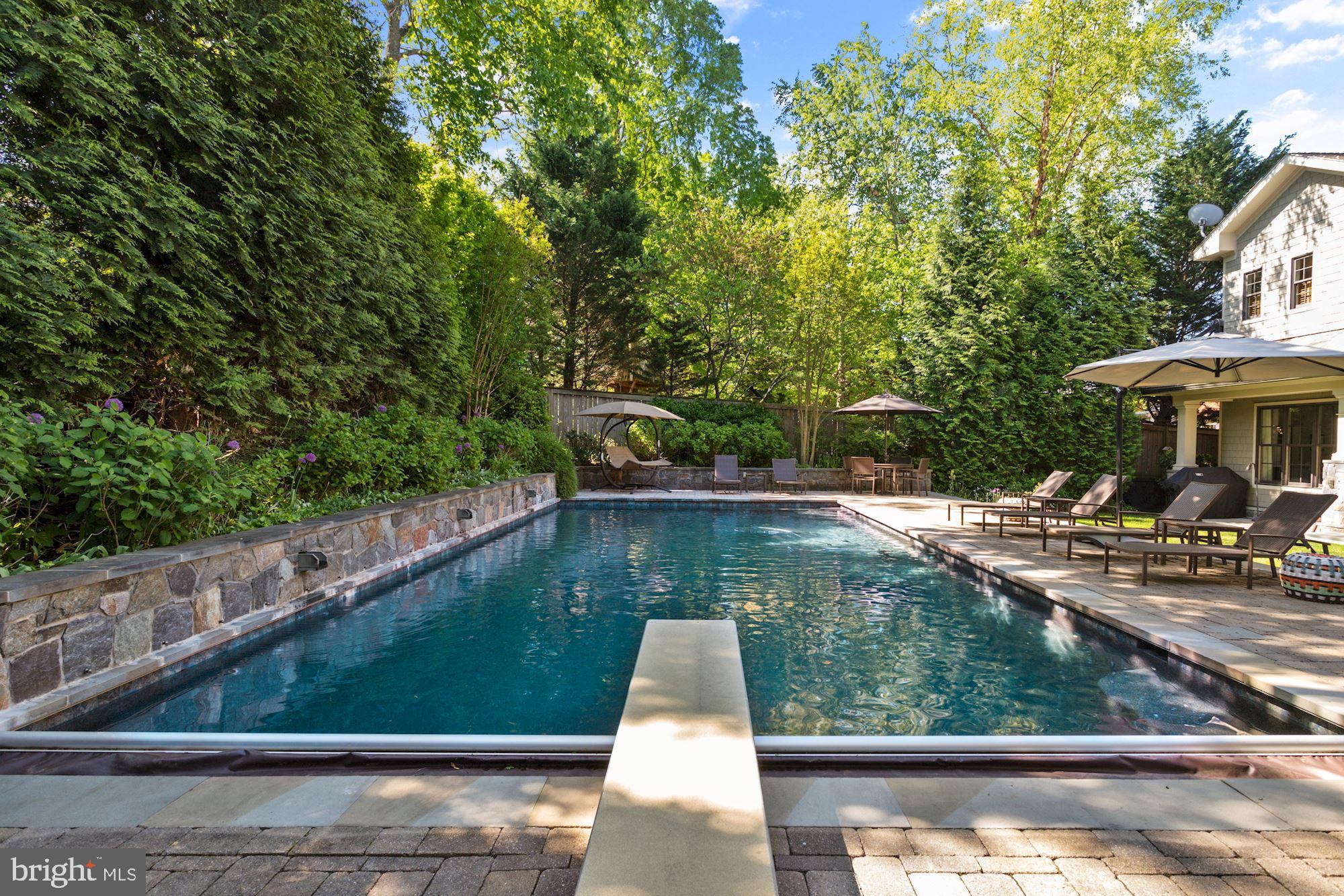 HILLMEAD - Residential