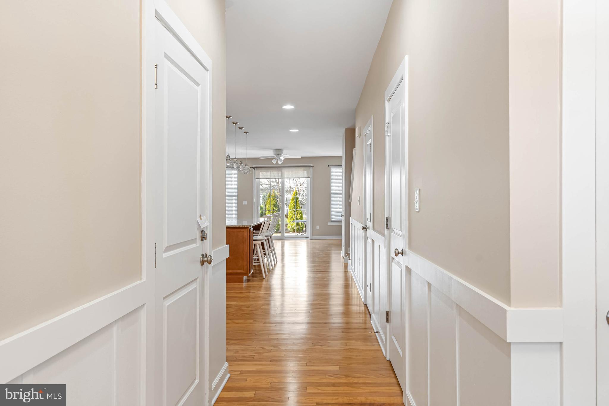 2 SMITHFIELD COURT 8