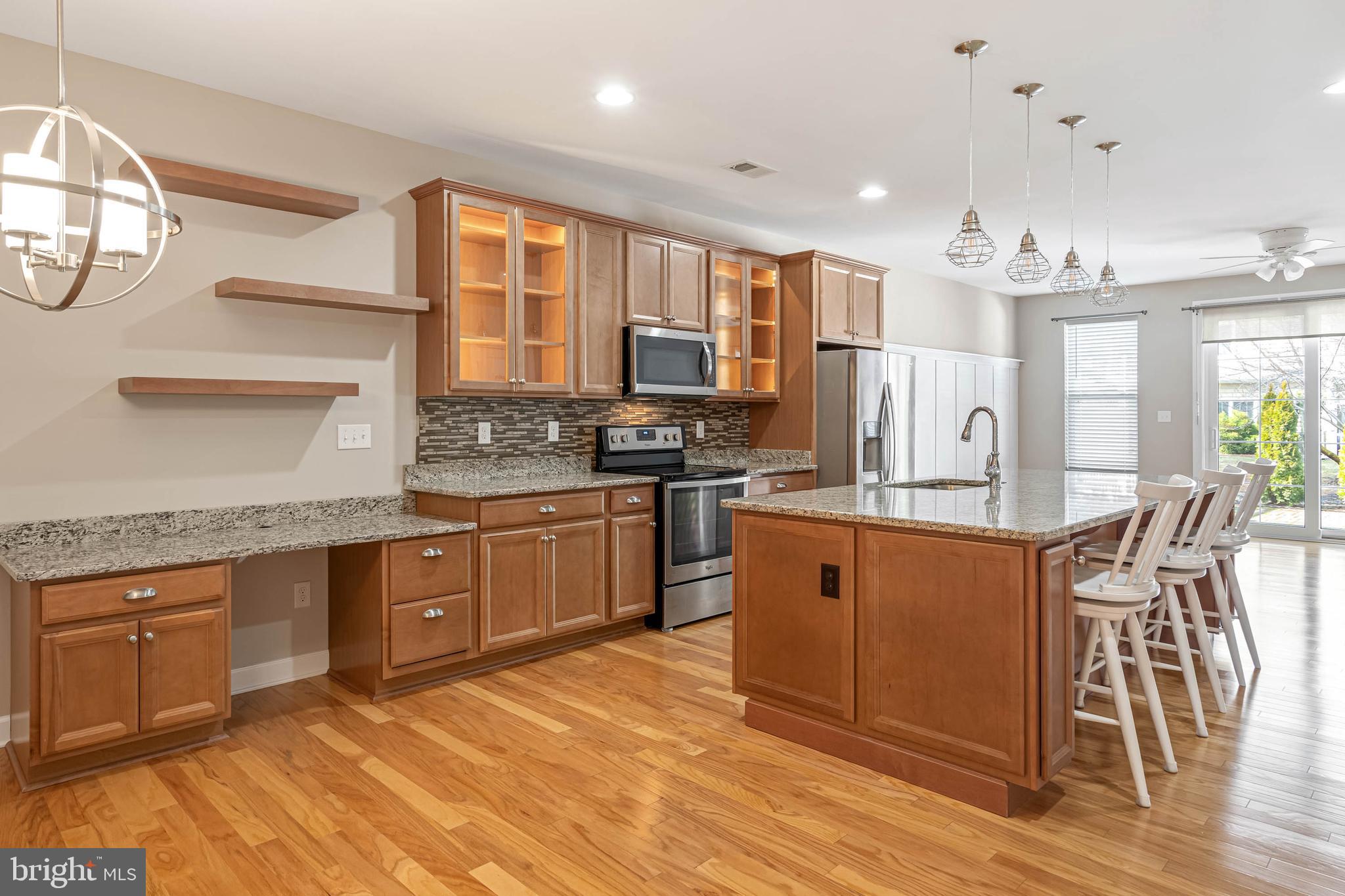 2 SMITHFIELD COURT 8