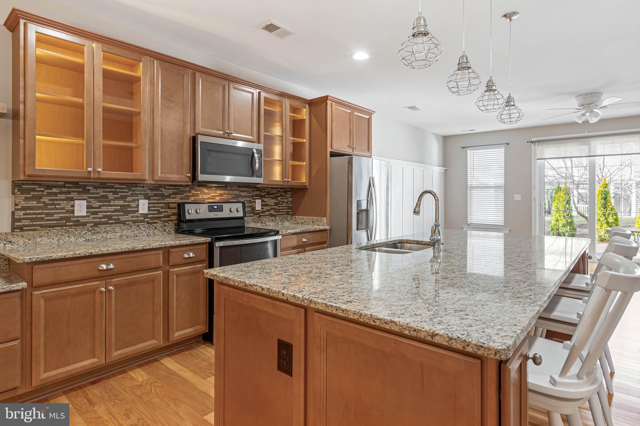 2 SMITHFIELD COURT 8