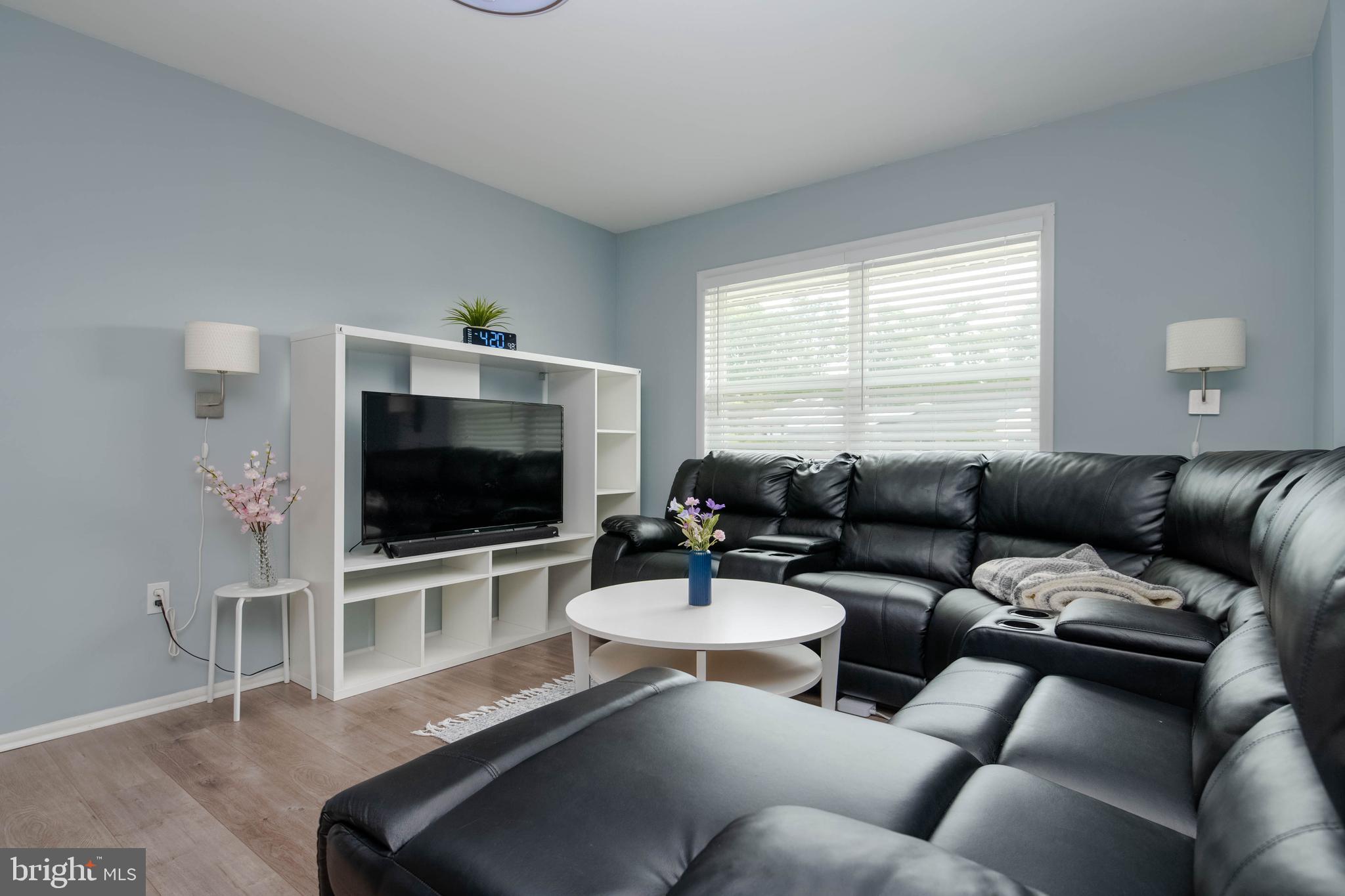 EDGE MEAD - Residential