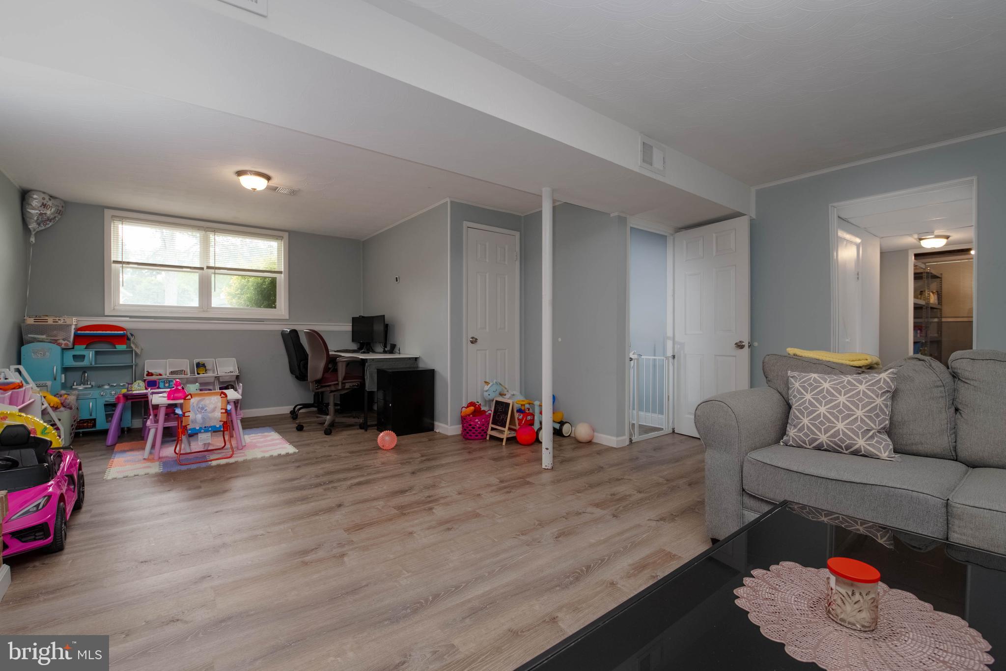 EDGE MEAD - Residential