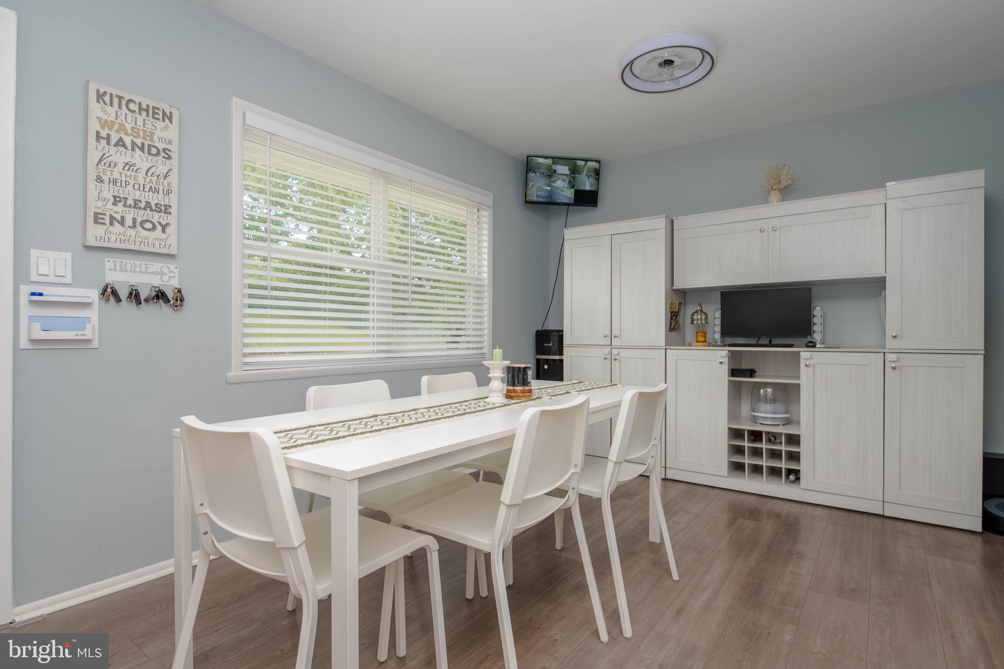EDGE MEAD - Residential