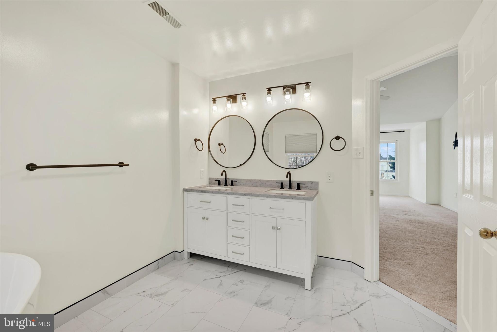 CHAPMAN FARM AT CROFTON - Residential