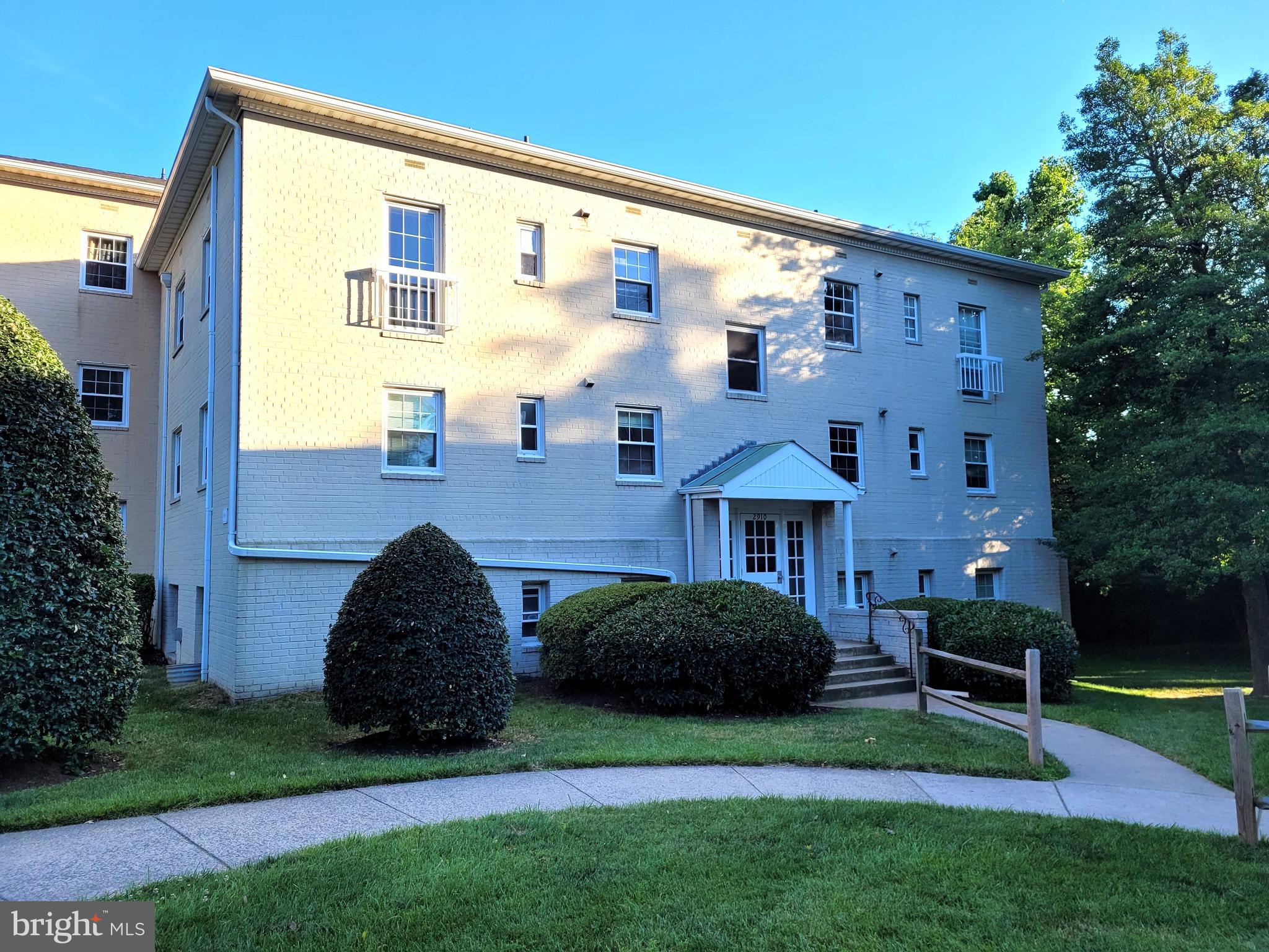 VILLAGES AT FALLS CHURCH - Residential