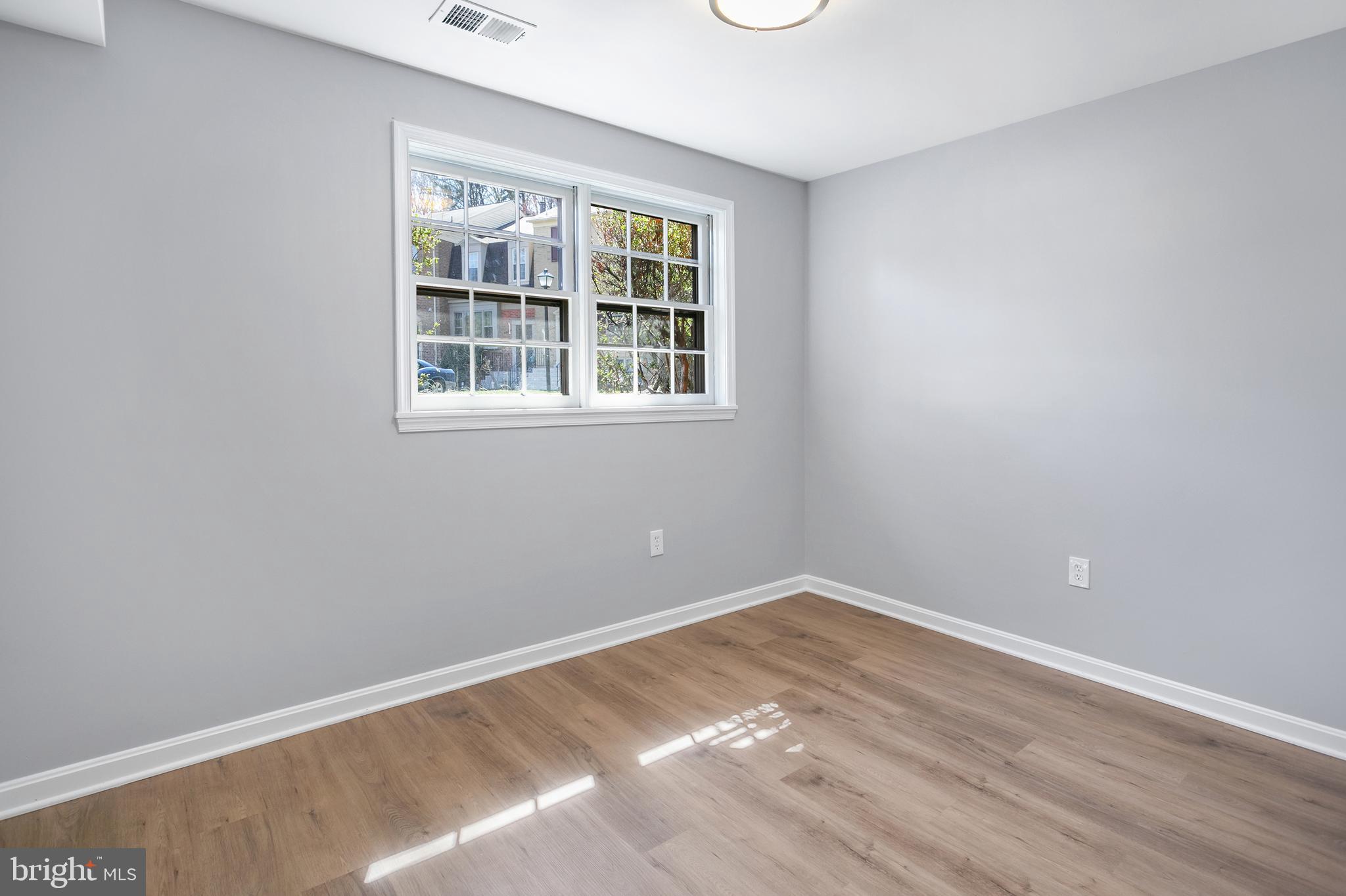 KINGS PARK WEST - Residential