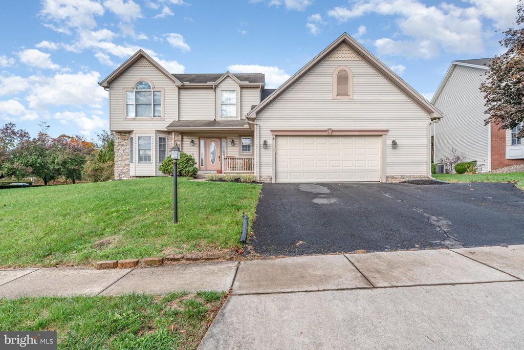 Photo of 1501 Dalkeith Drive, MECHANICSBURG, PA 17050 (MLS # PACB2047624)
