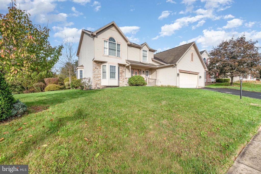 Photo of 1501 Dalkeith Drive, MECHANICSBURG, PA 17050 (MLS # PACB2047624)