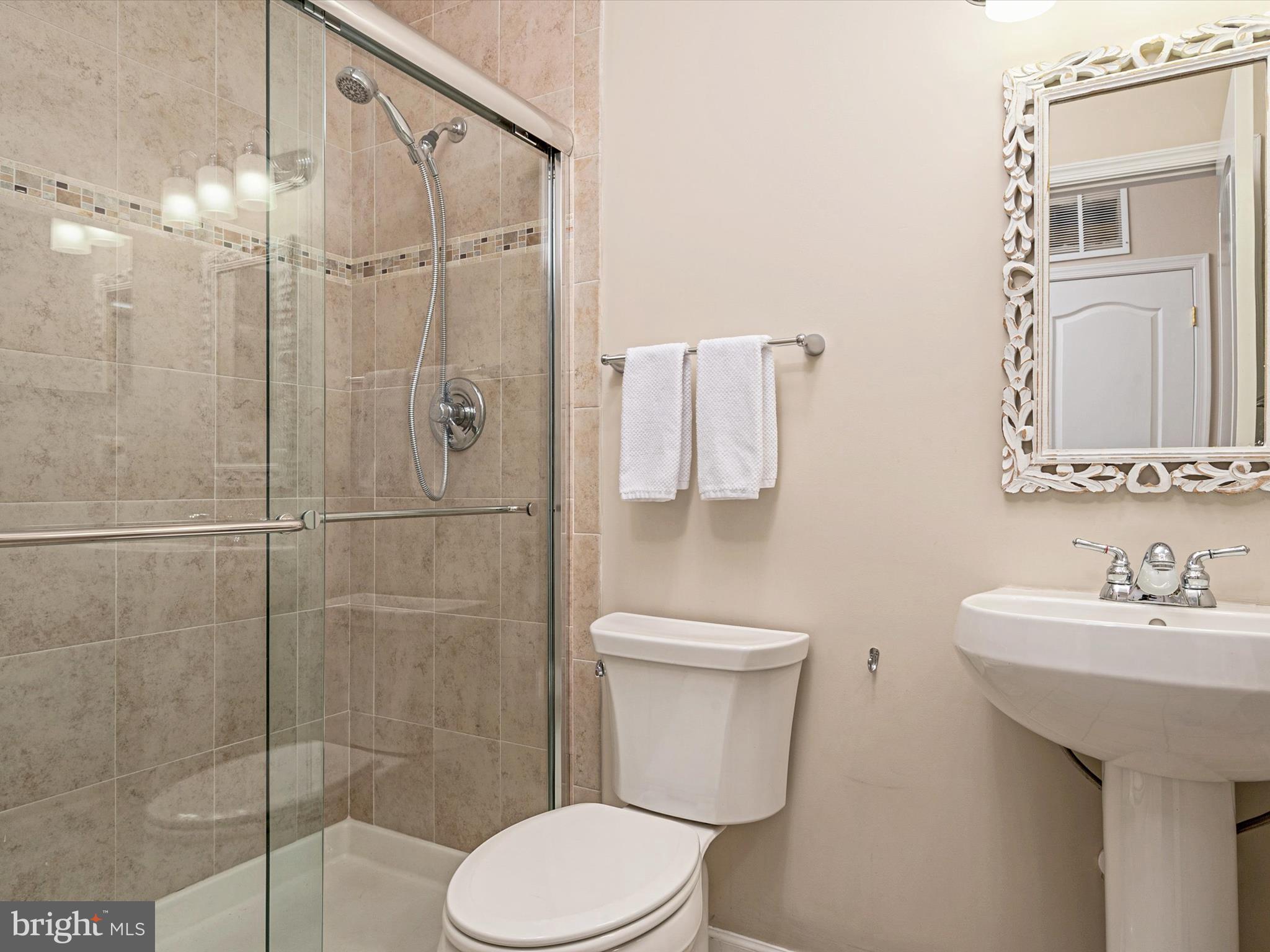 SOUTH RIVER COLONY - Residential