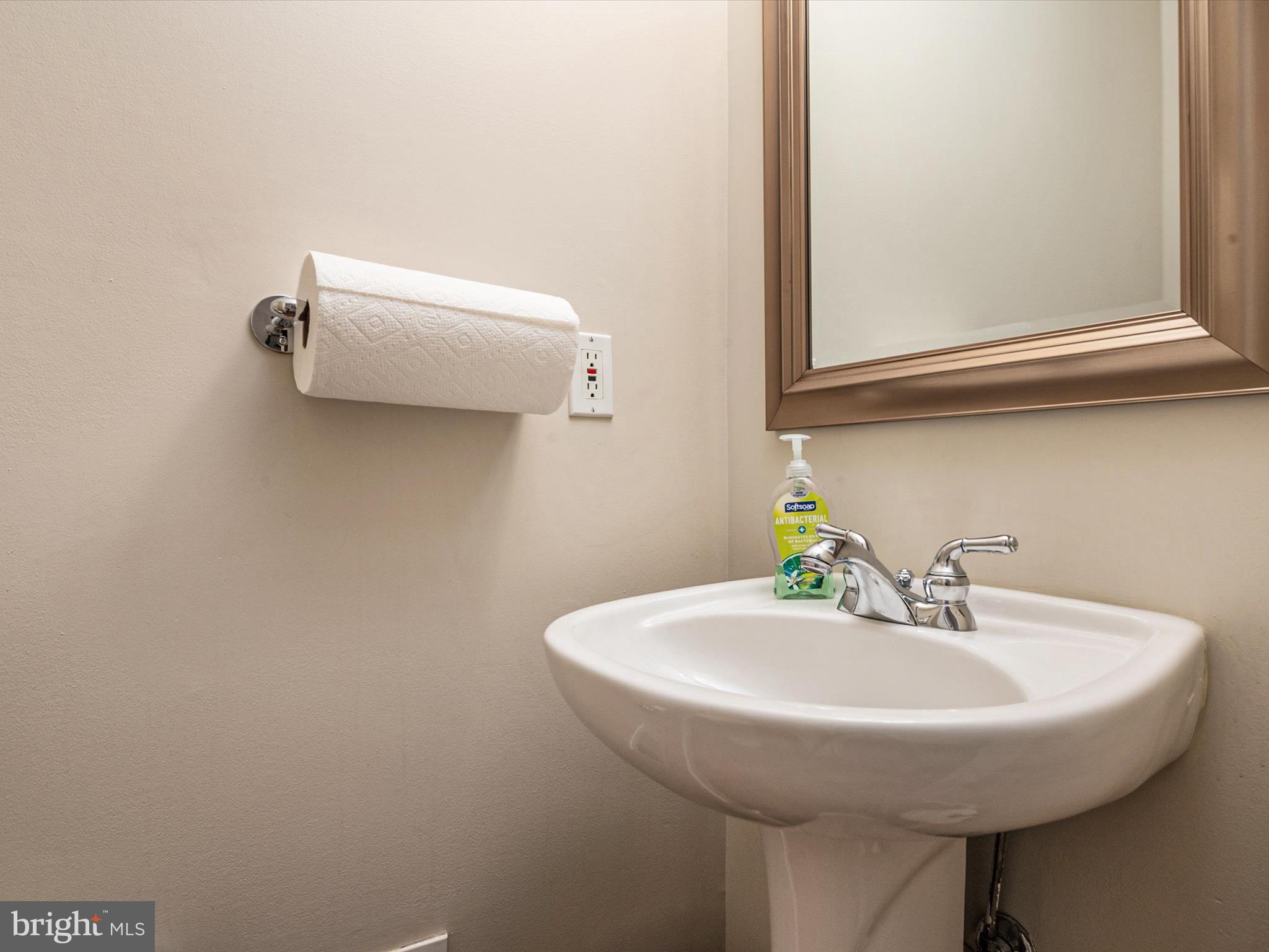 SOUTH RIVER COLONY - Residential