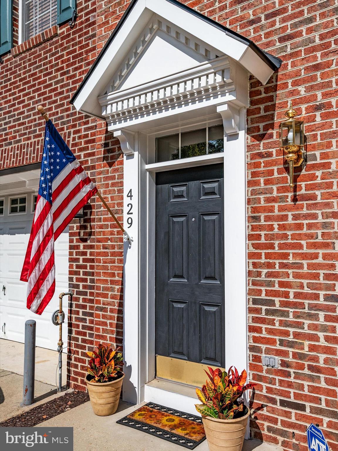 SOUTH RIVER COLONY - Residential