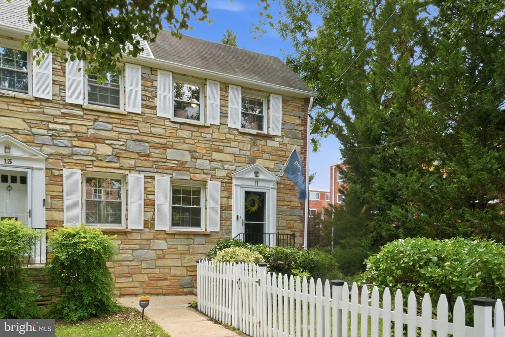 Photo of 11 E Mason Avenue, ALEXANDRIA, VA 22301 (MLS # VAAX2060626)