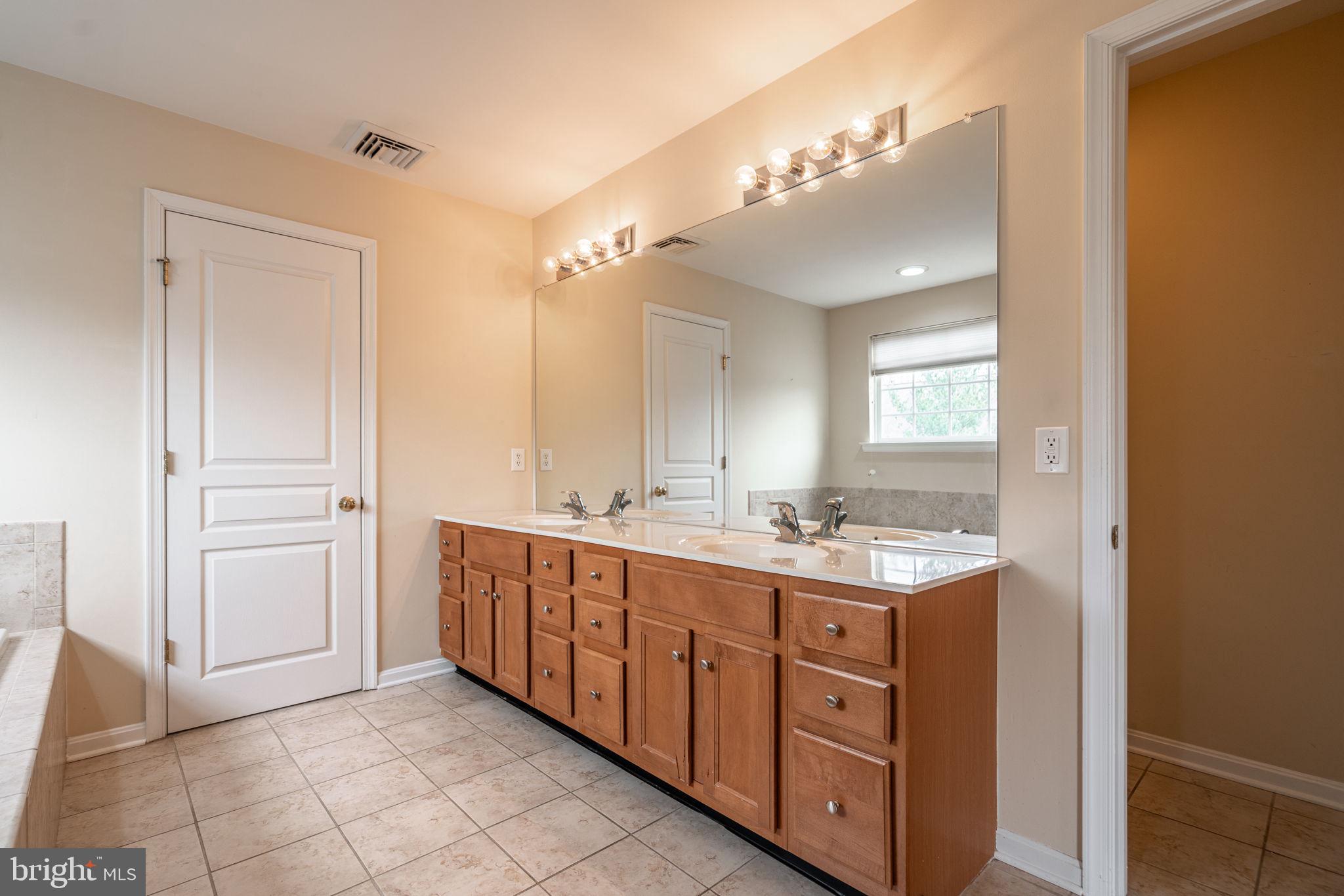 WINDSOR RIDGE - Residential