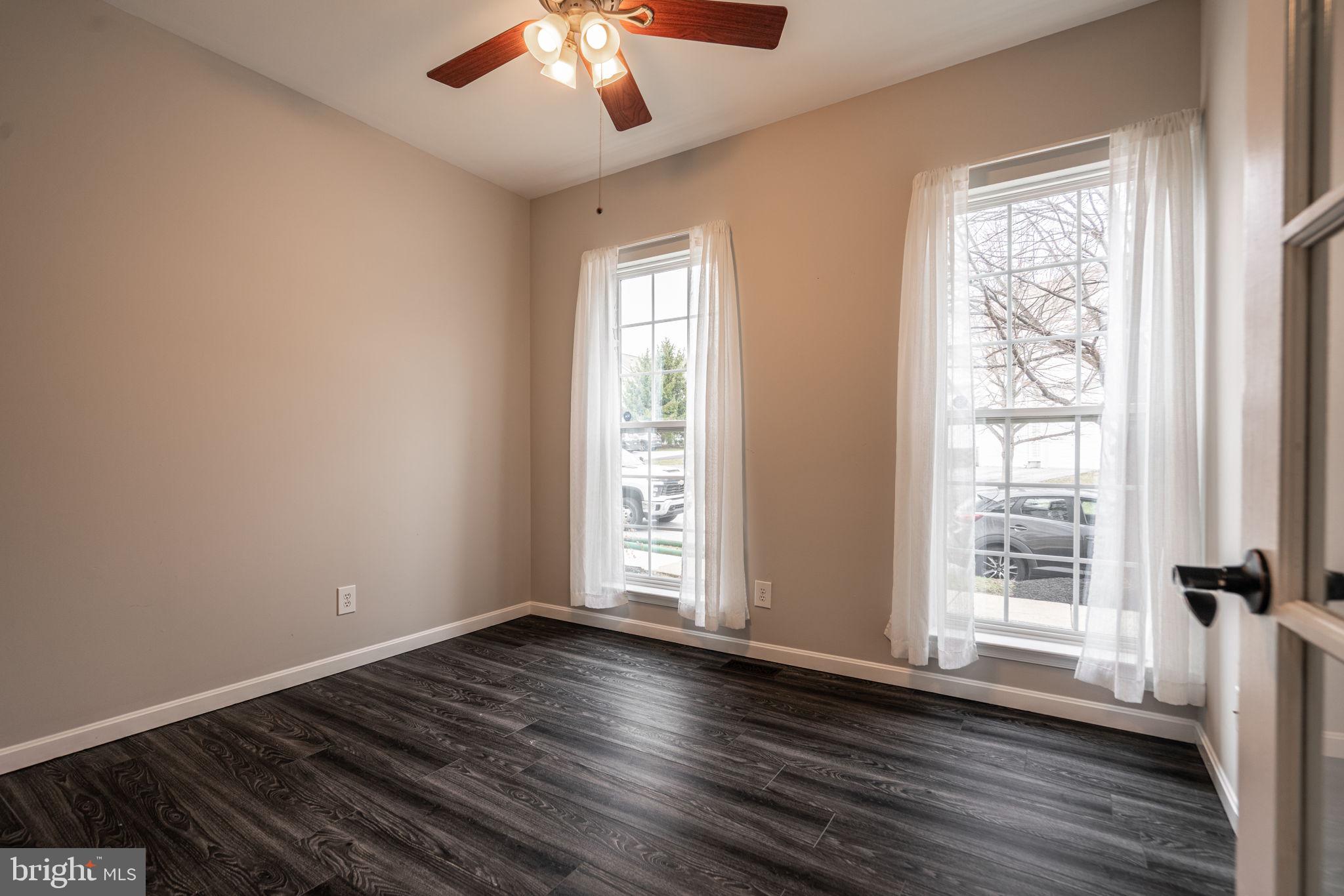 WINDSOR RIDGE - Residential