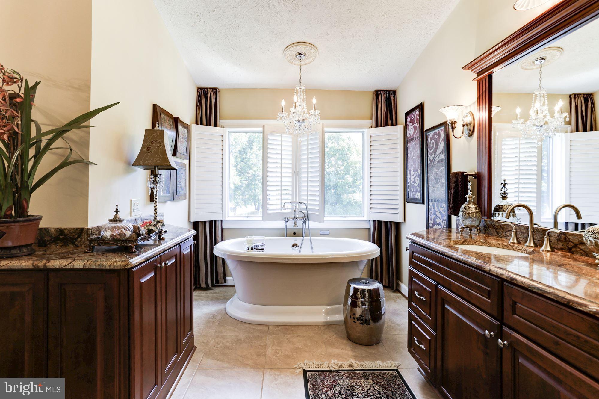 MOUNT EAGLE FARM - Residential