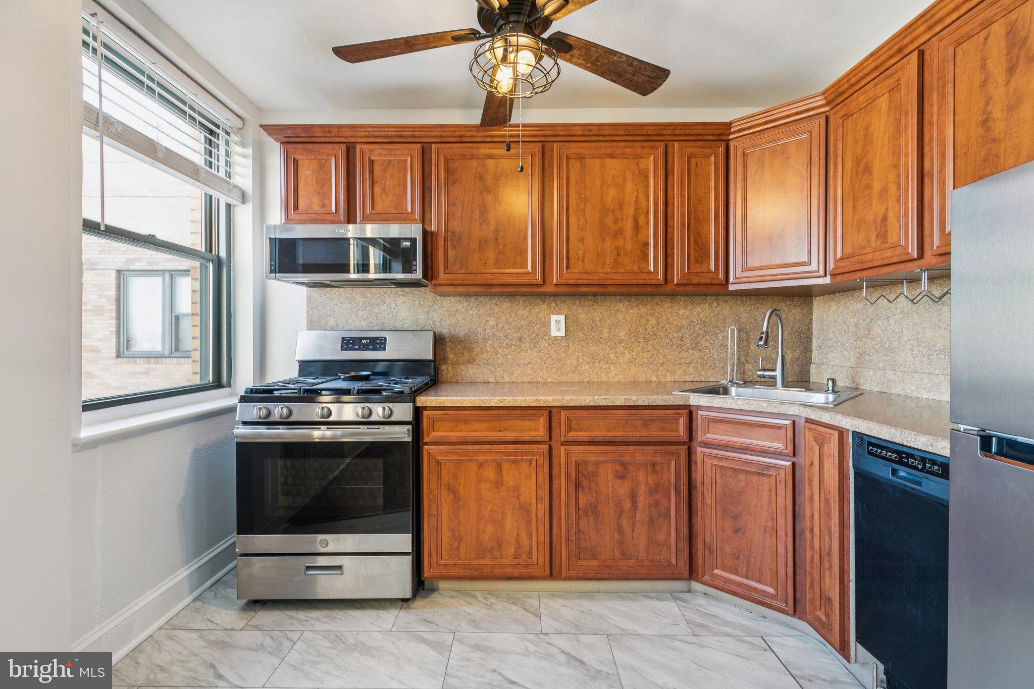 2601 PENNSYLVANIA AVENUE 1215