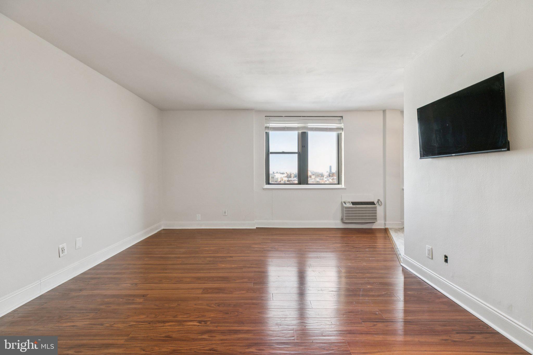 2601 PENNSYLVANIA AVENUE 1215