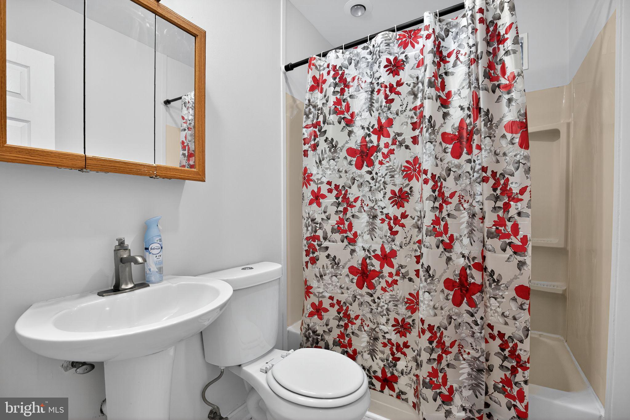 ALLENWOOD ACRES - Residential Lease