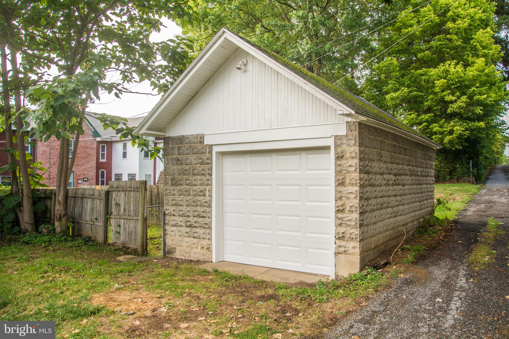 WAYNESBORO - Residential