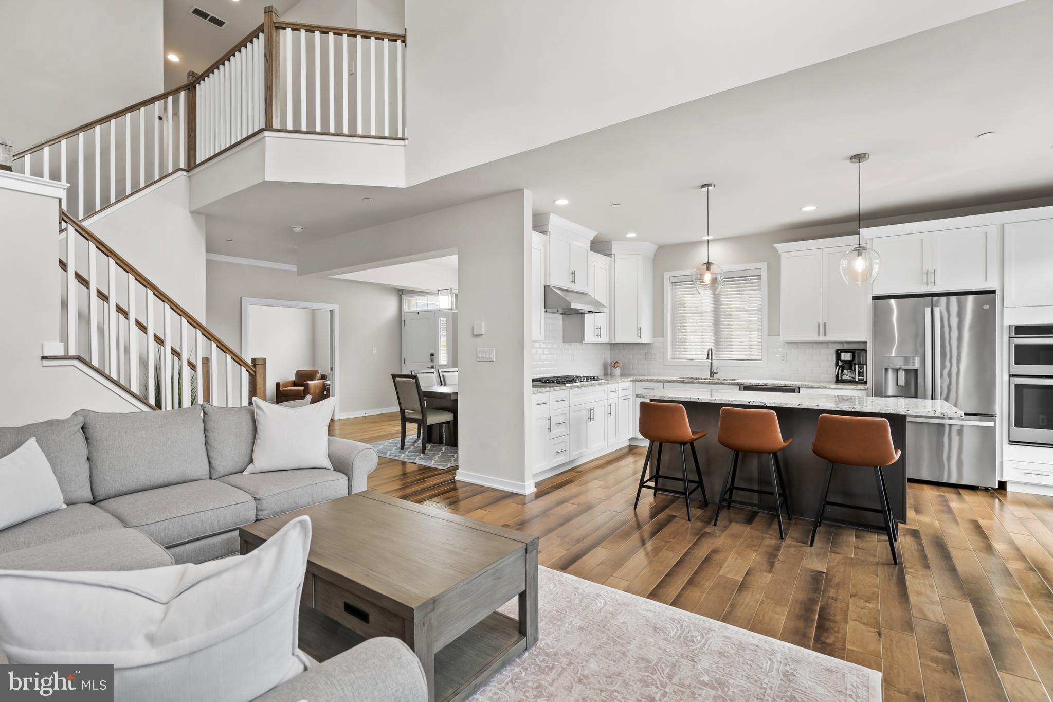 OAKS AT LAFAYETTE HILL - Residential