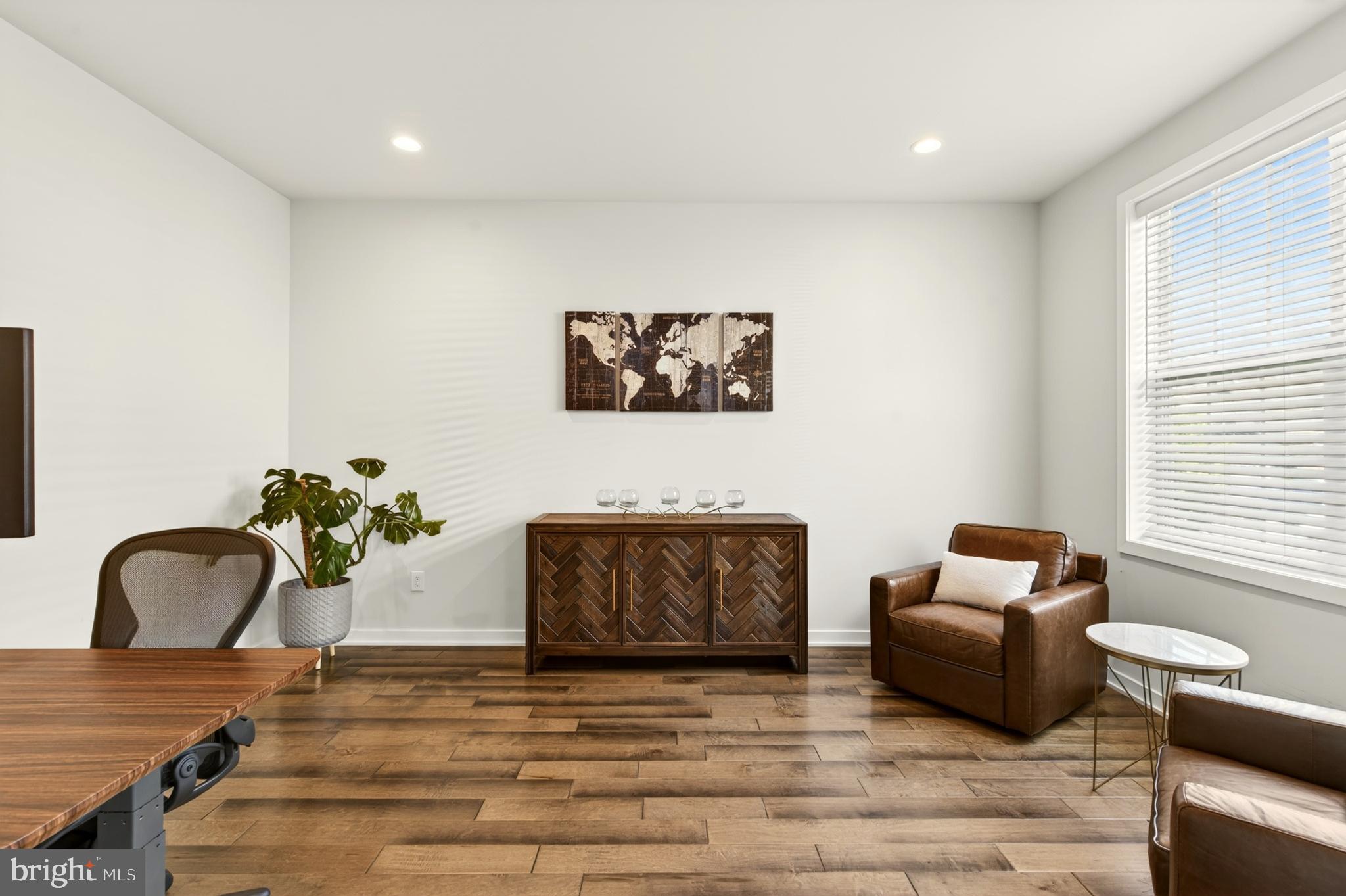 OAKS AT LAFAYETTE HILL - Residential