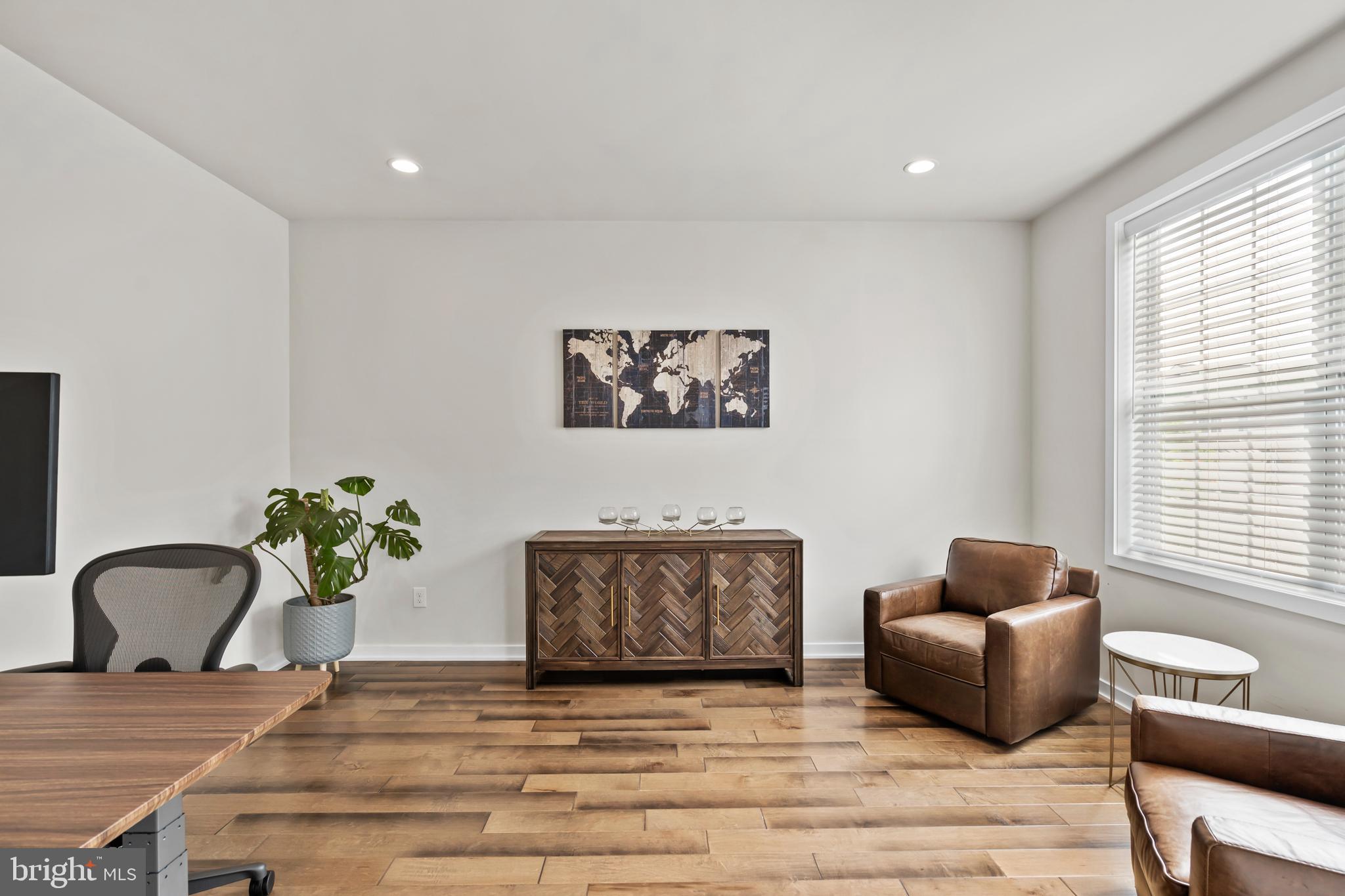 OAKS AT LAFAYETTE HILL - Residential