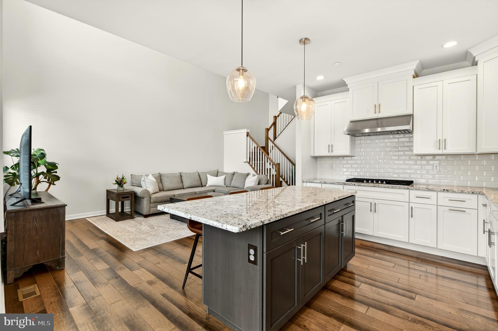 OAKS AT LAFAYETTE HILL - Residential