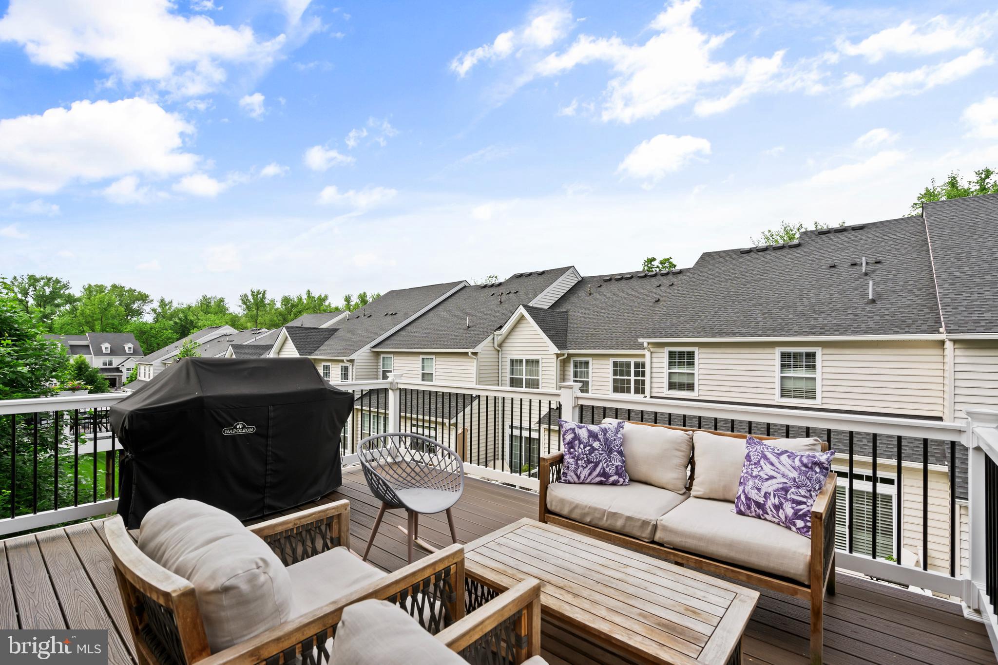 OAKS AT LAFAYETTE HILL - Residential