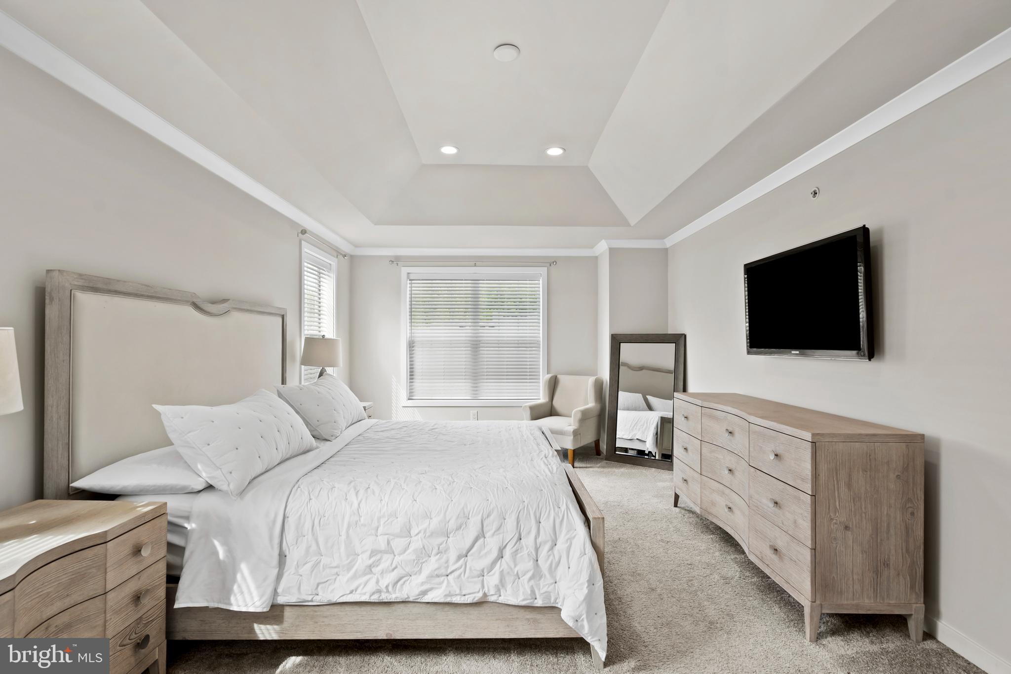 OAKS AT LAFAYETTE HILL - Residential