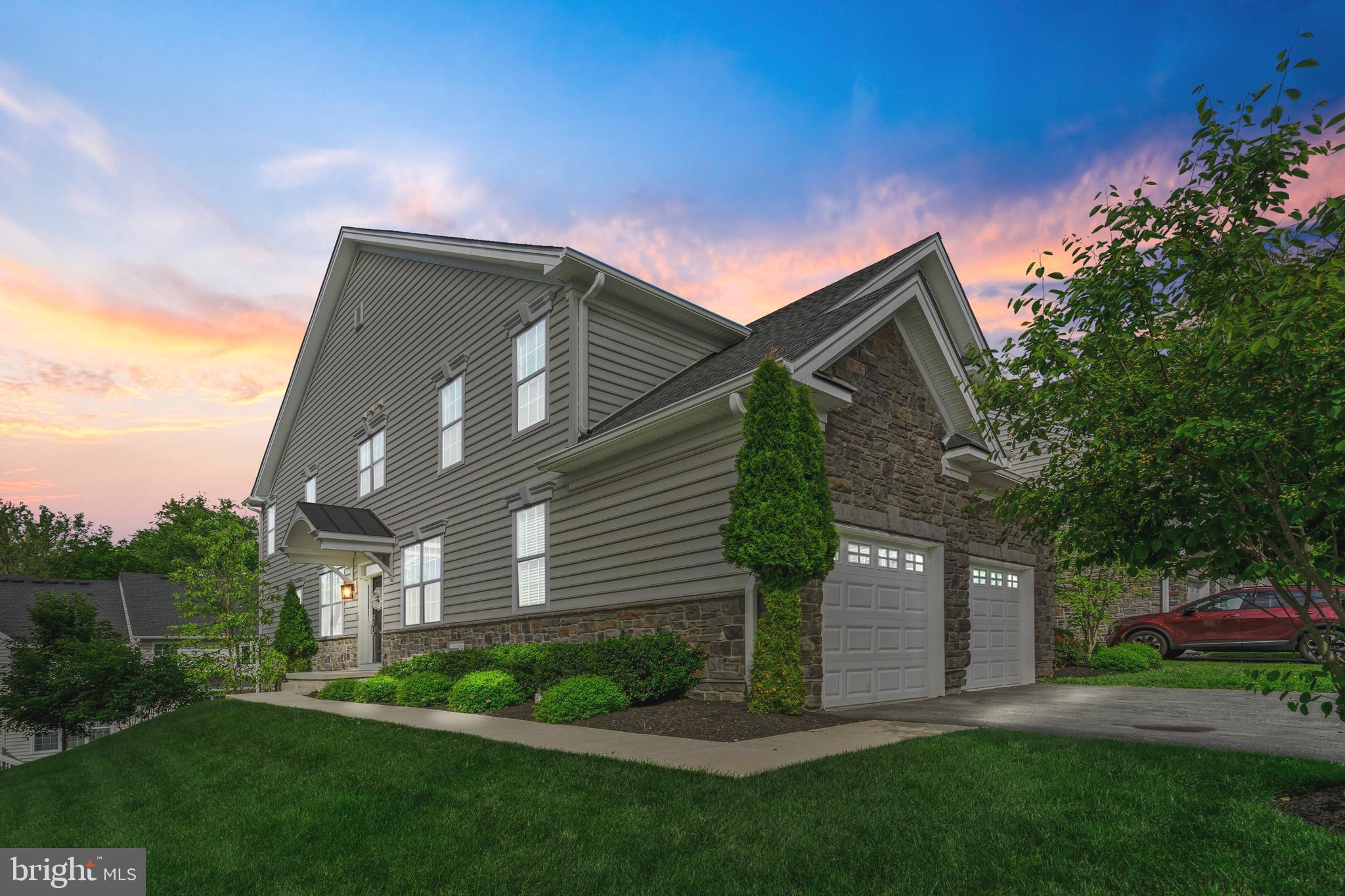 OAKS AT LAFAYETTE HILL - Residential