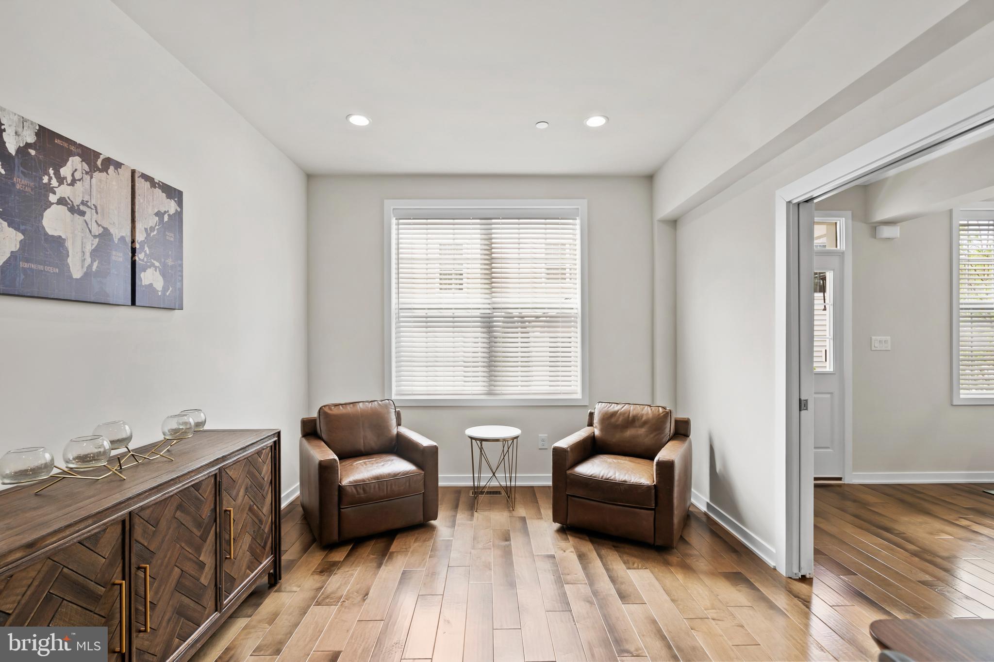 OAKS AT LAFAYETTE HILL - Residential