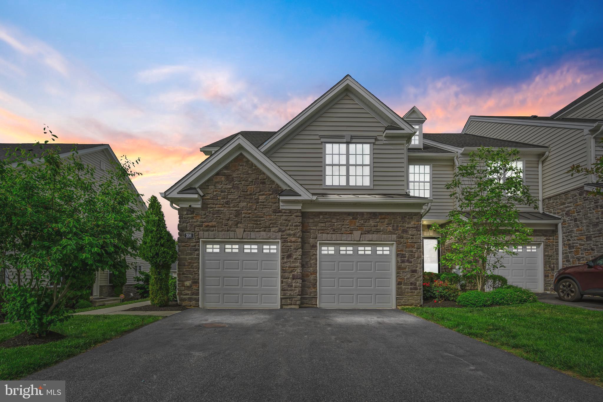 OAKS AT LAFAYETTE HILL - Residential