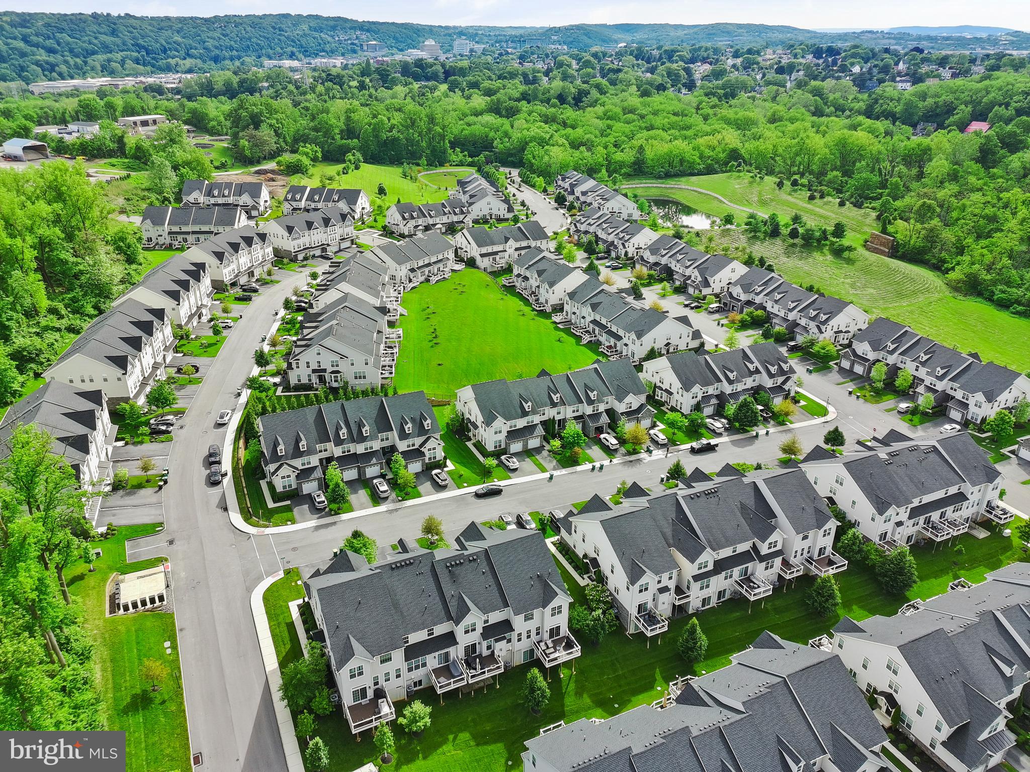 OAKS AT LAFAYETTE HILL - Residential