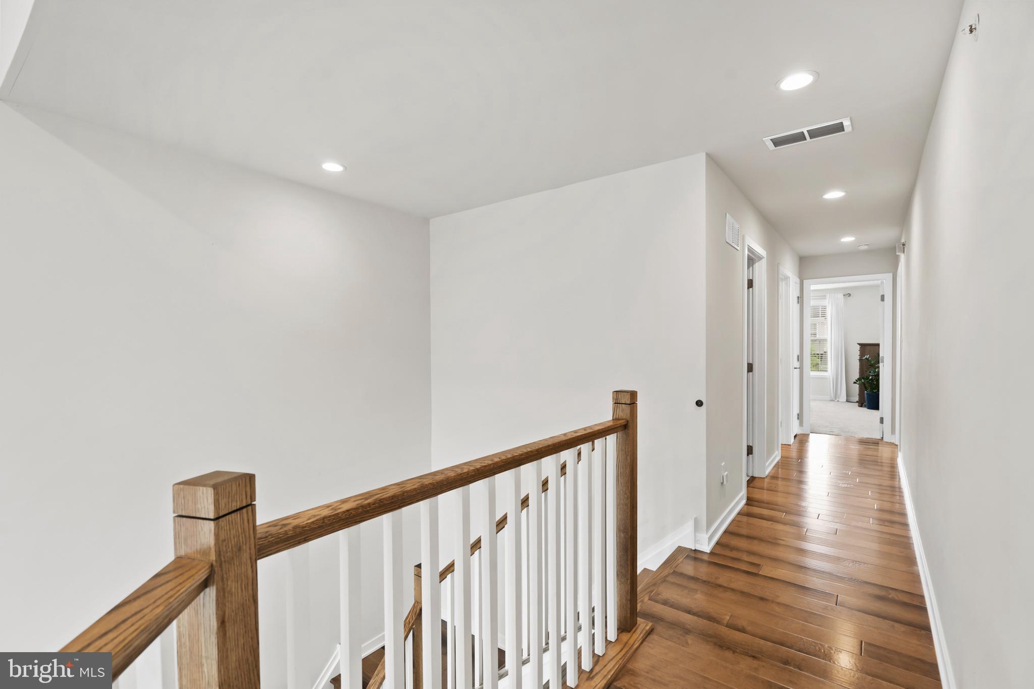 OAKS AT LAFAYETTE HILL - Residential