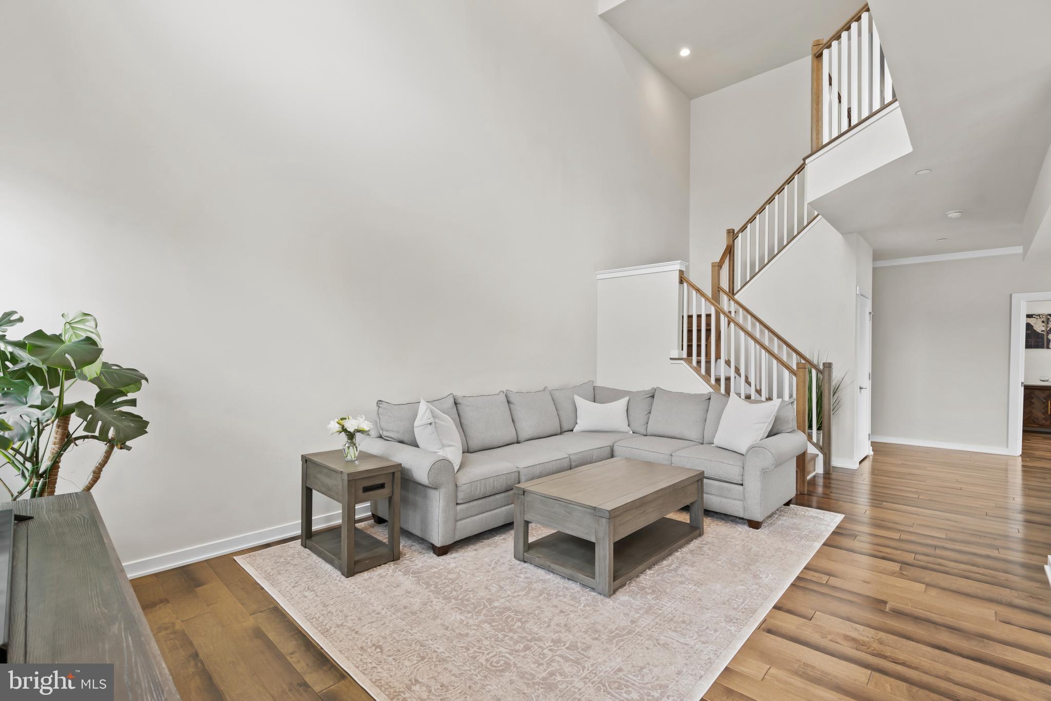 OAKS AT LAFAYETTE HILL - Residential