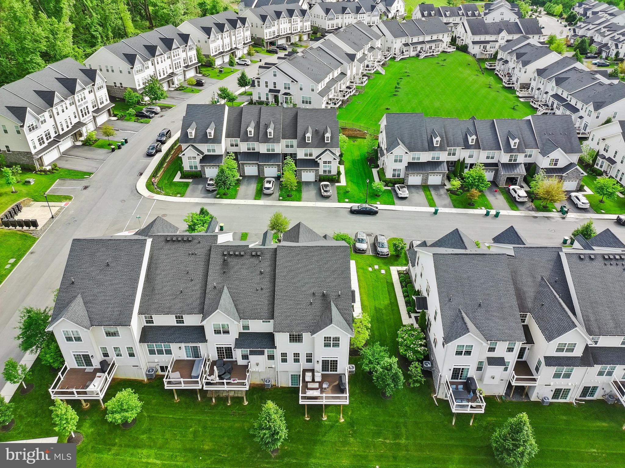 OAKS AT LAFAYETTE HILL - Residential