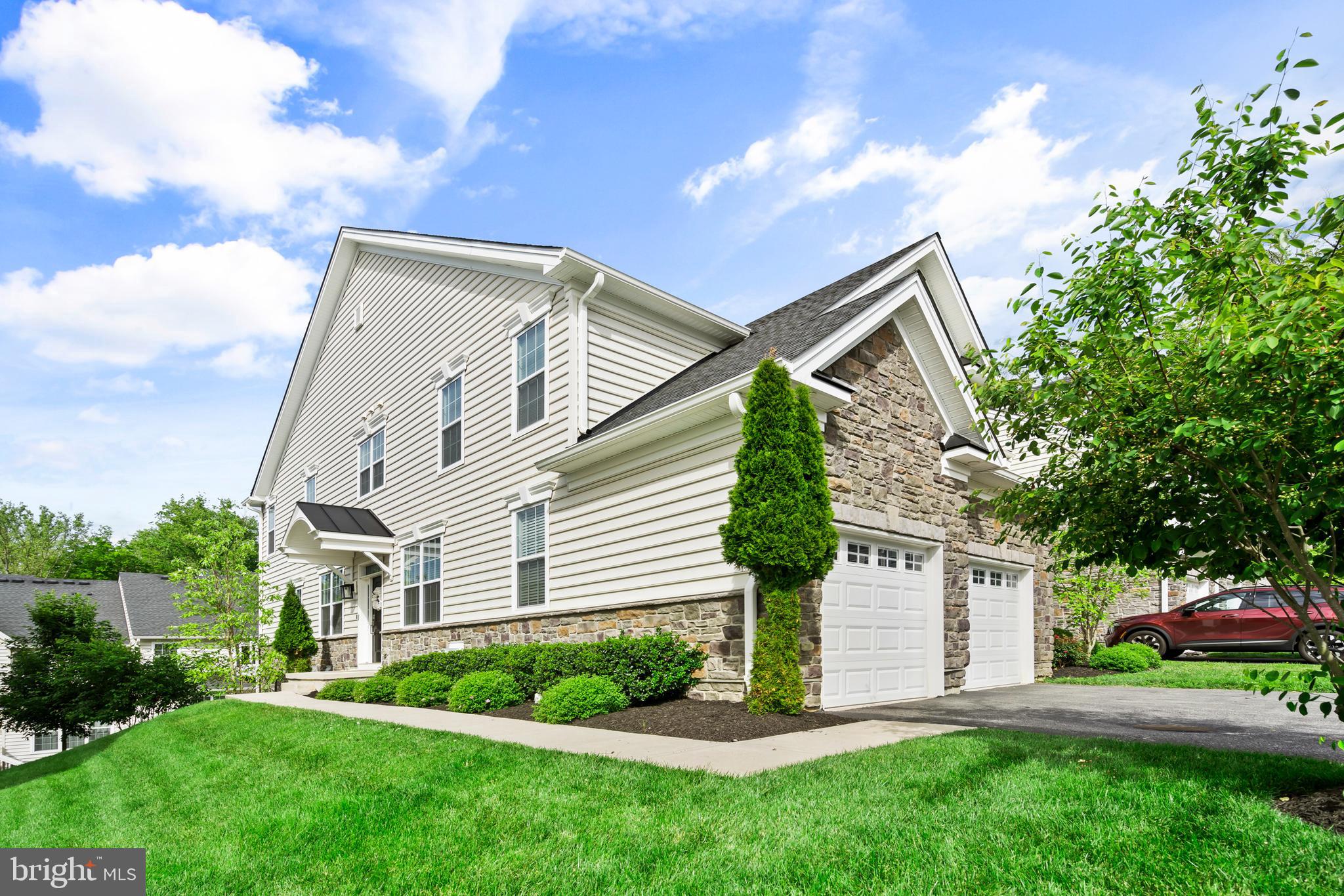 OAKS AT LAFAYETTE HILL - Residential